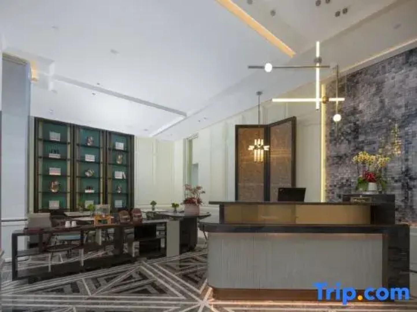 Yong Zhu Qi Ju Xi Jing Hotel (Ganzi Hongjun Road white pagoda park Branch)