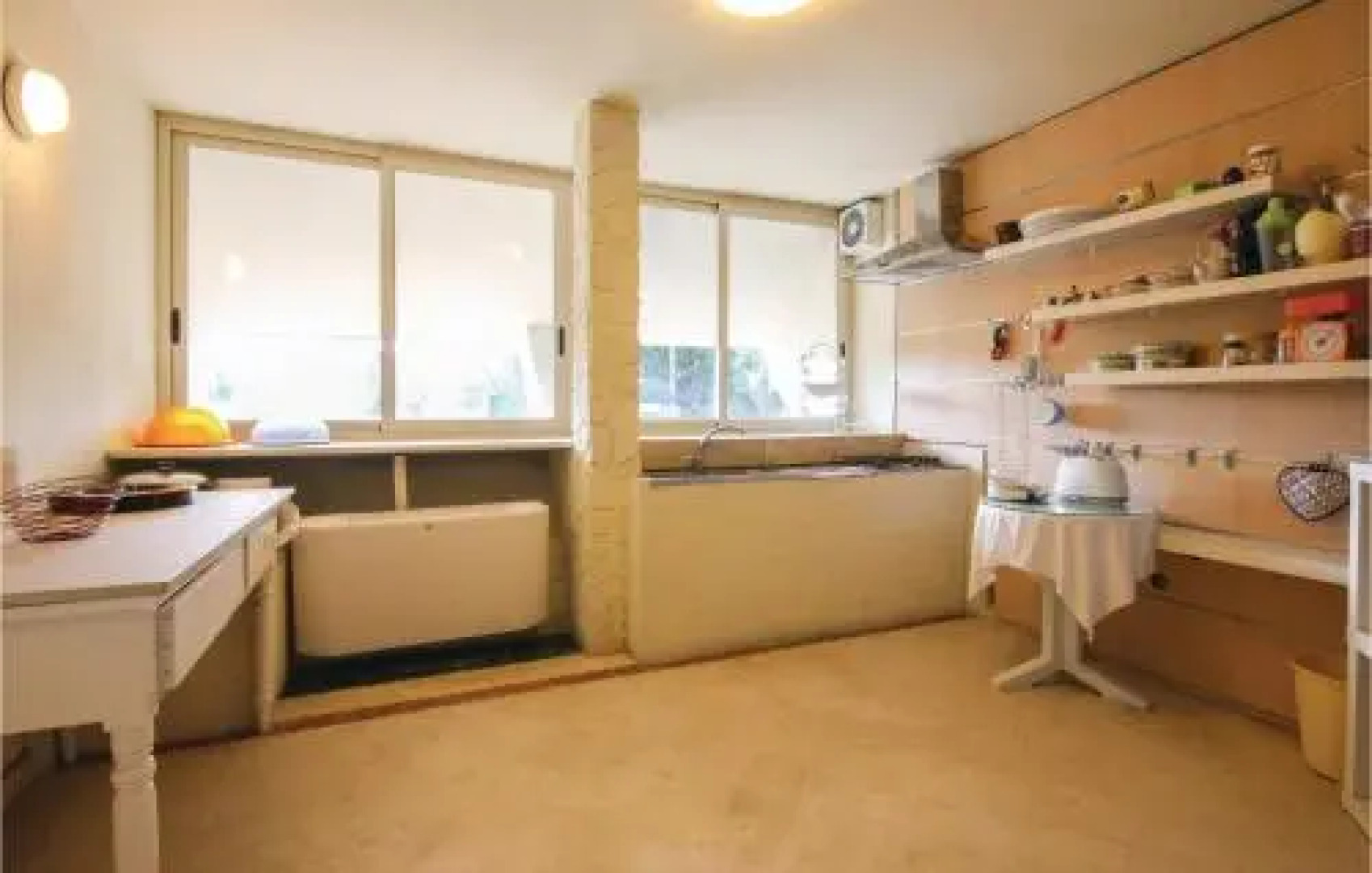 Four Bedroom Holiday Home in Vittoria