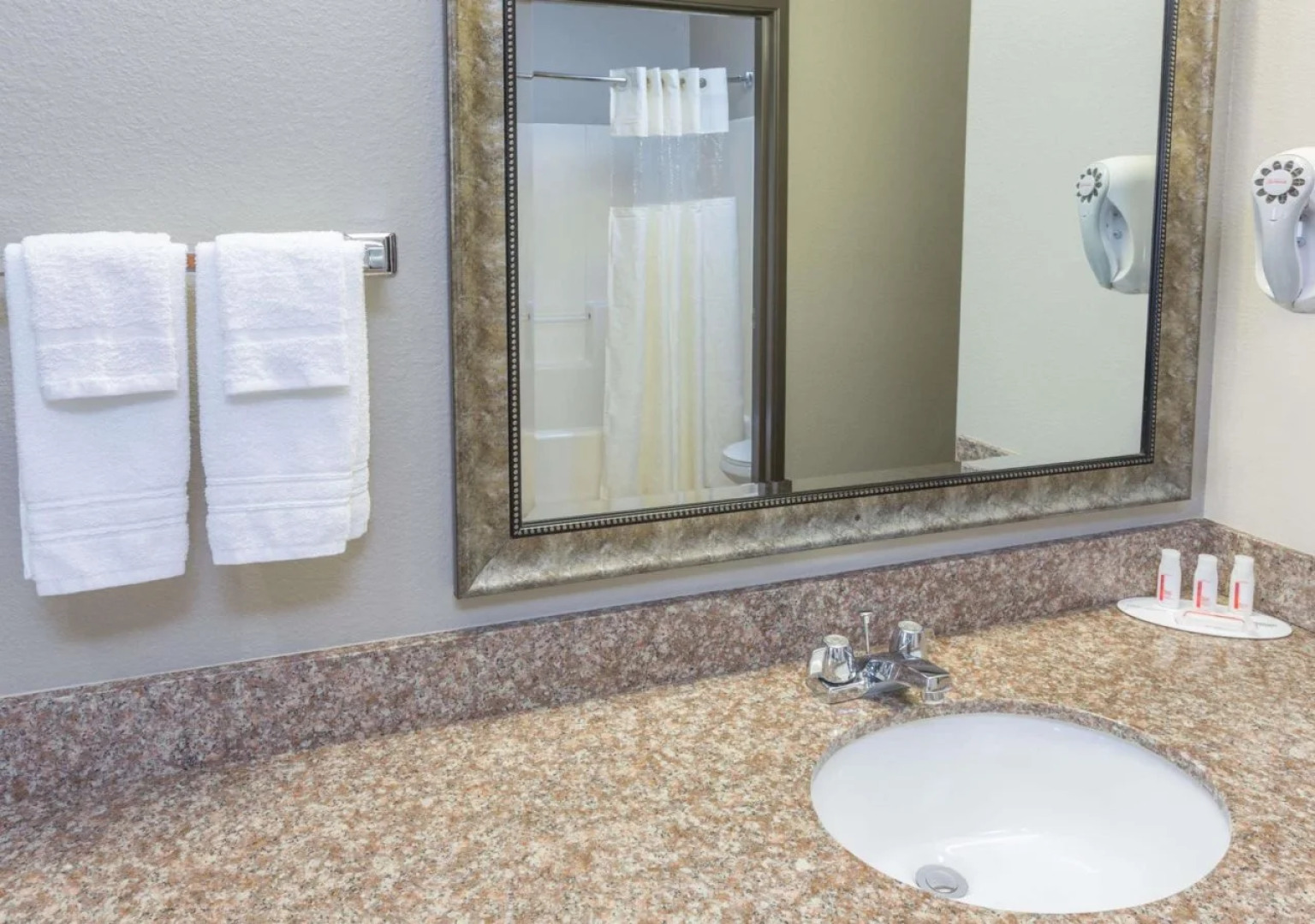 Days Inn by Wyndham Galliano LA