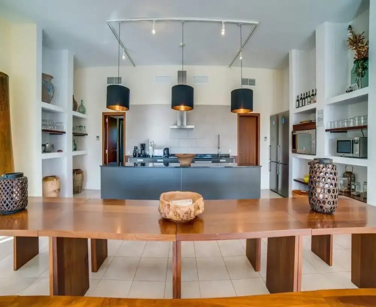 Spacious Villa With Infinity Pool