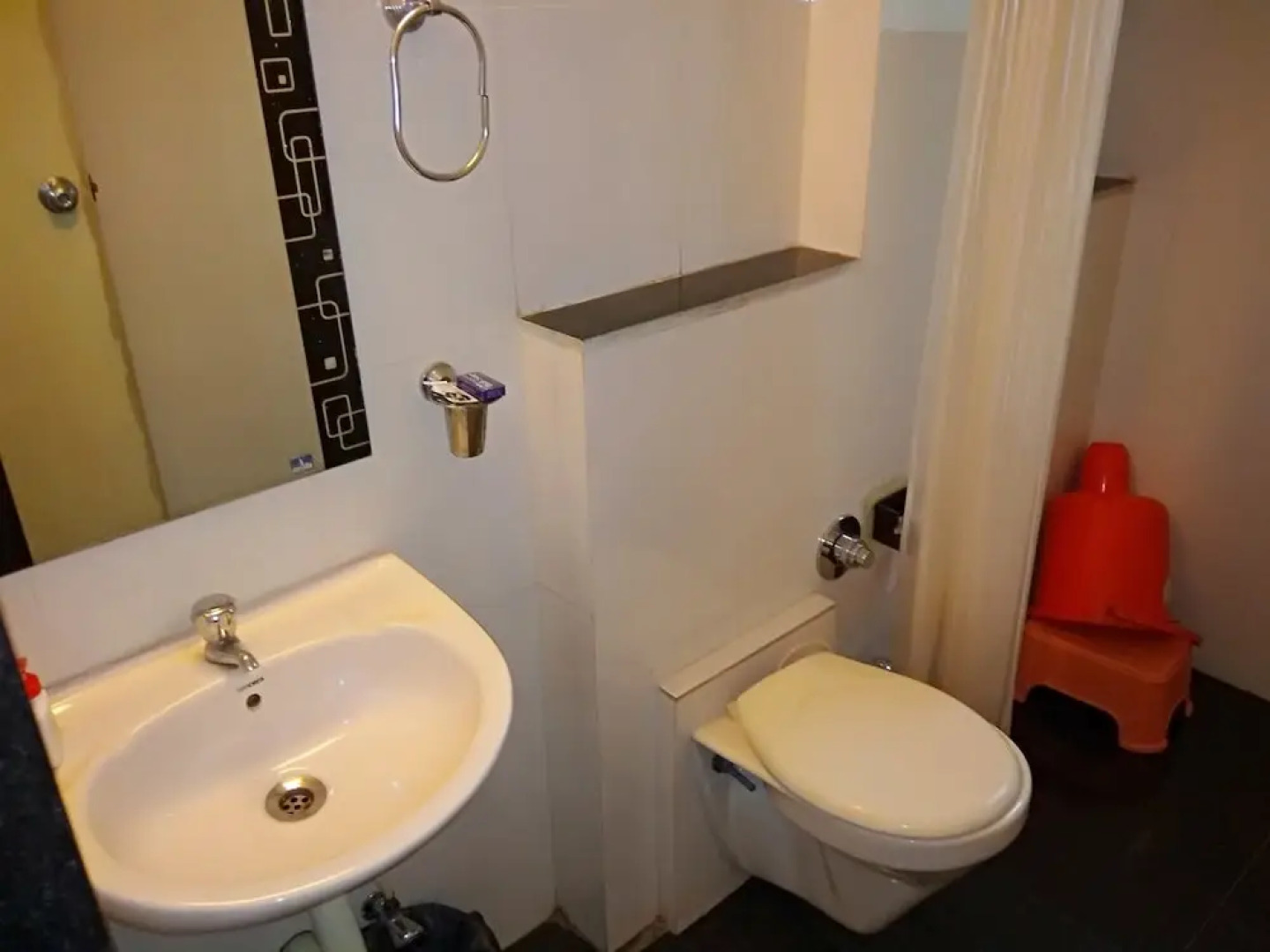 Radhika Inn (All Suite Hotel)