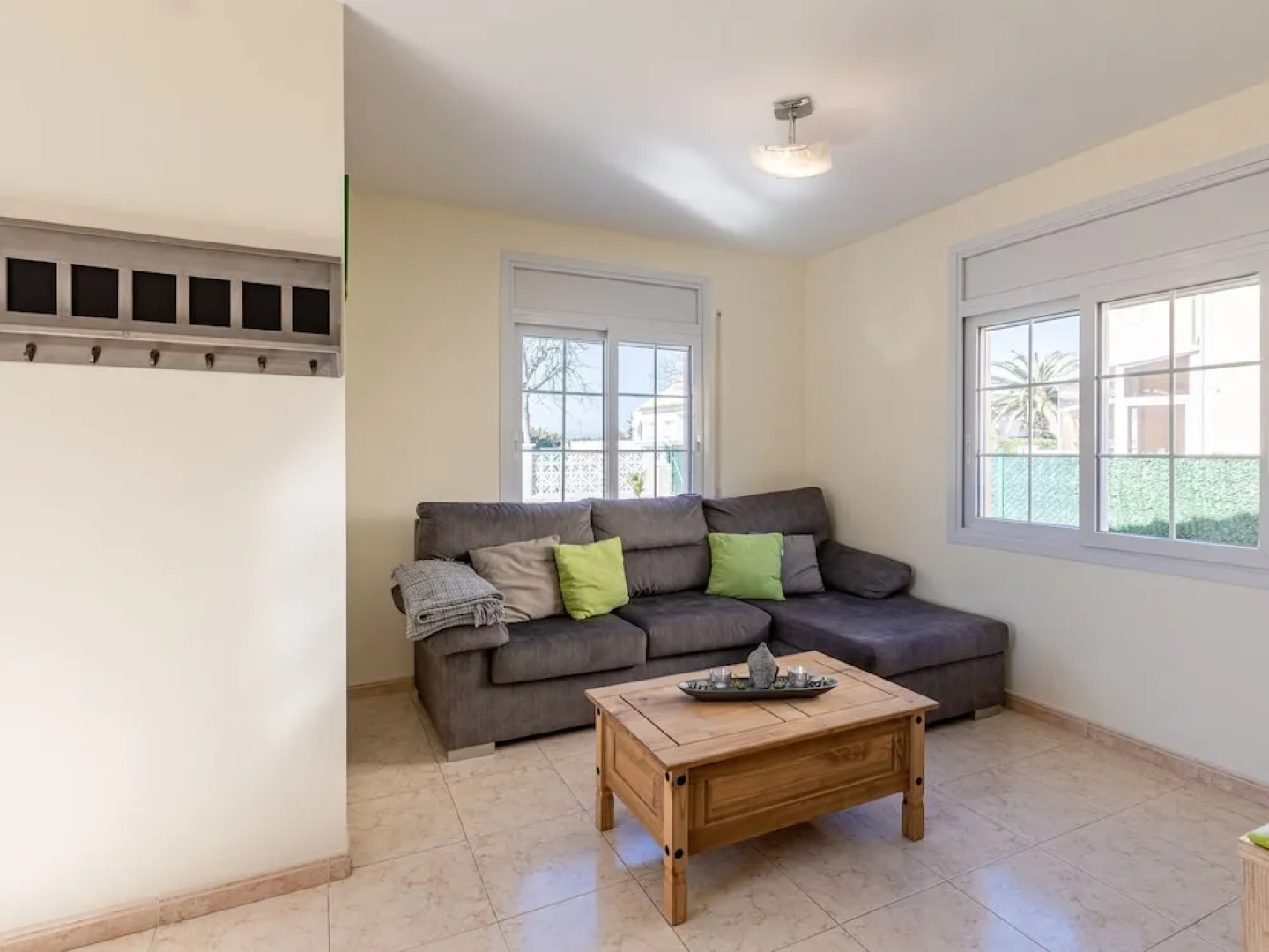 Splendid Holiday Home in St Pere Pescador With Swimming Pool