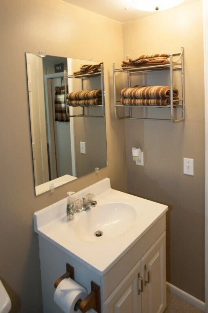 Pet Friendly #1 1 Bedroom Cottage