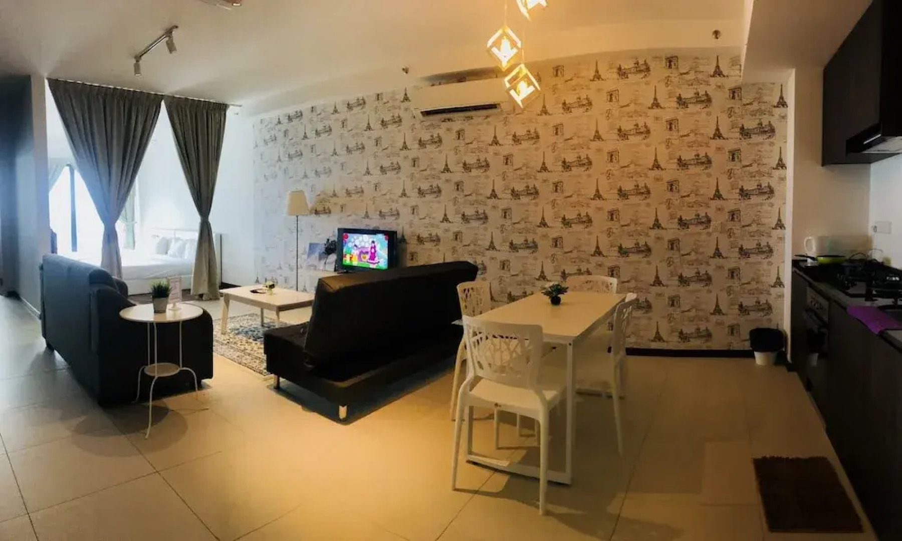 Romantic Mansion at The Landmark