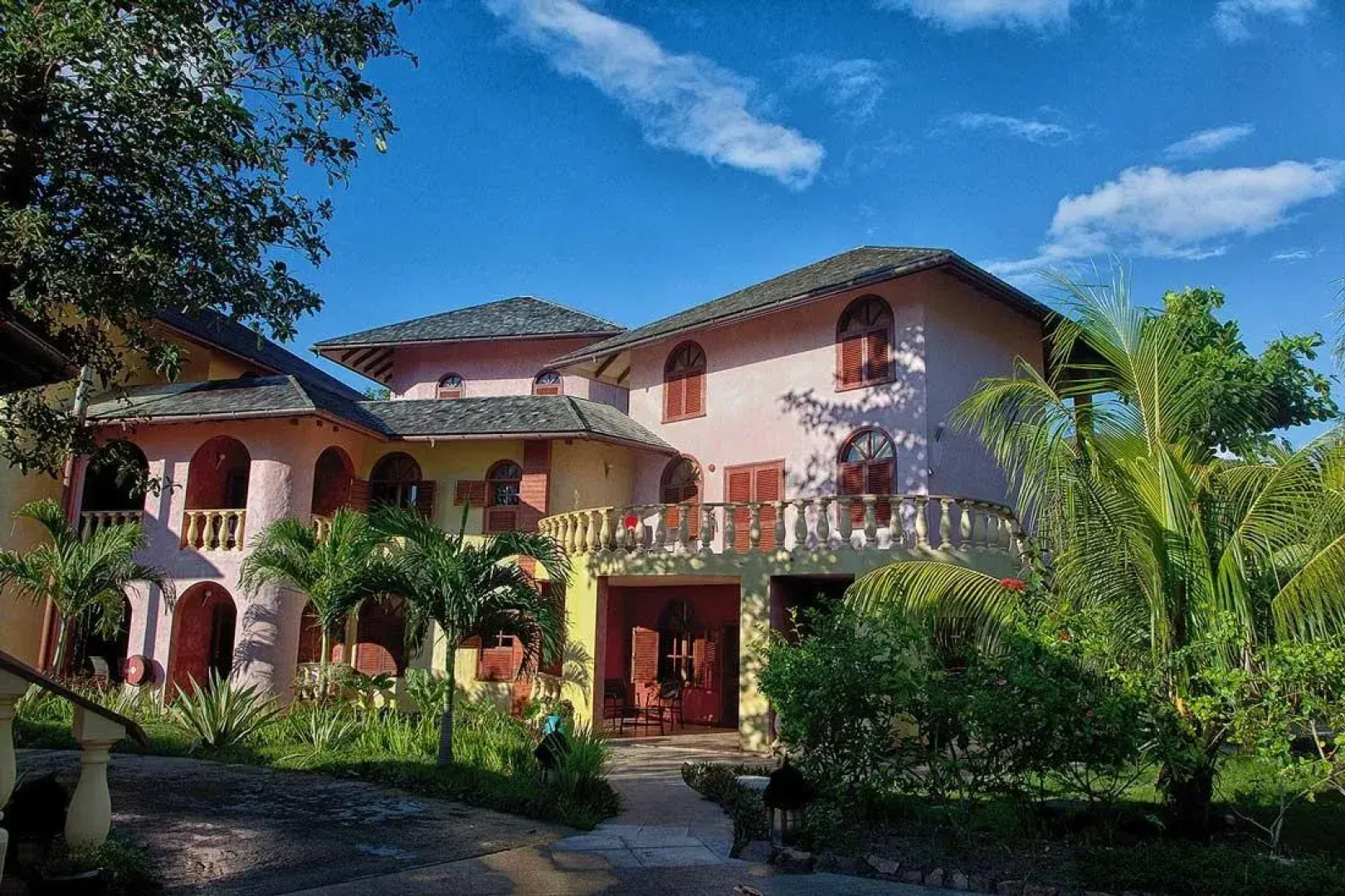 Castello Beach Hotel