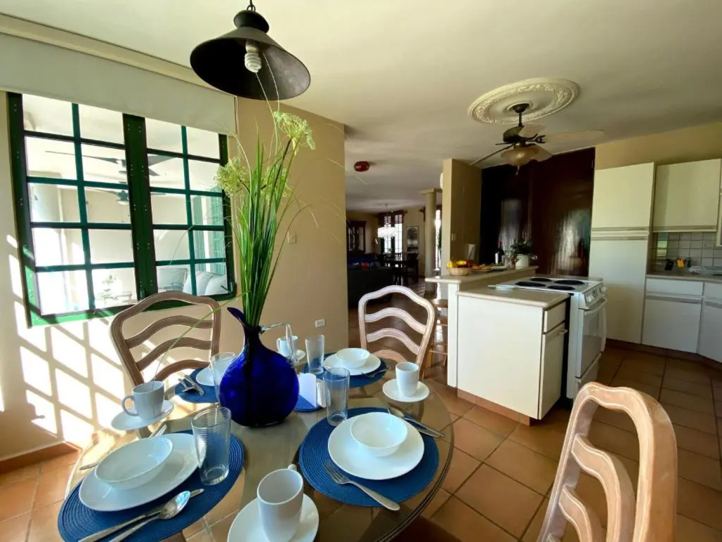 Villa Coral Reef- 4br with Community Pool Overlooking Ocean