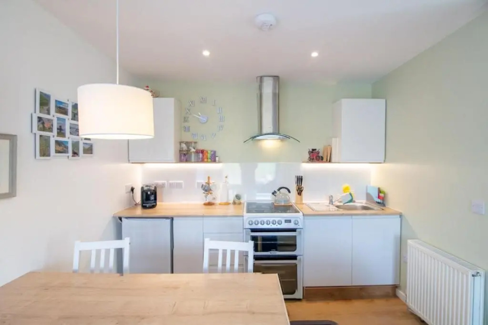 Allt Mor Rentals - Chalet with hot tub, And Studio Apartment with balcony