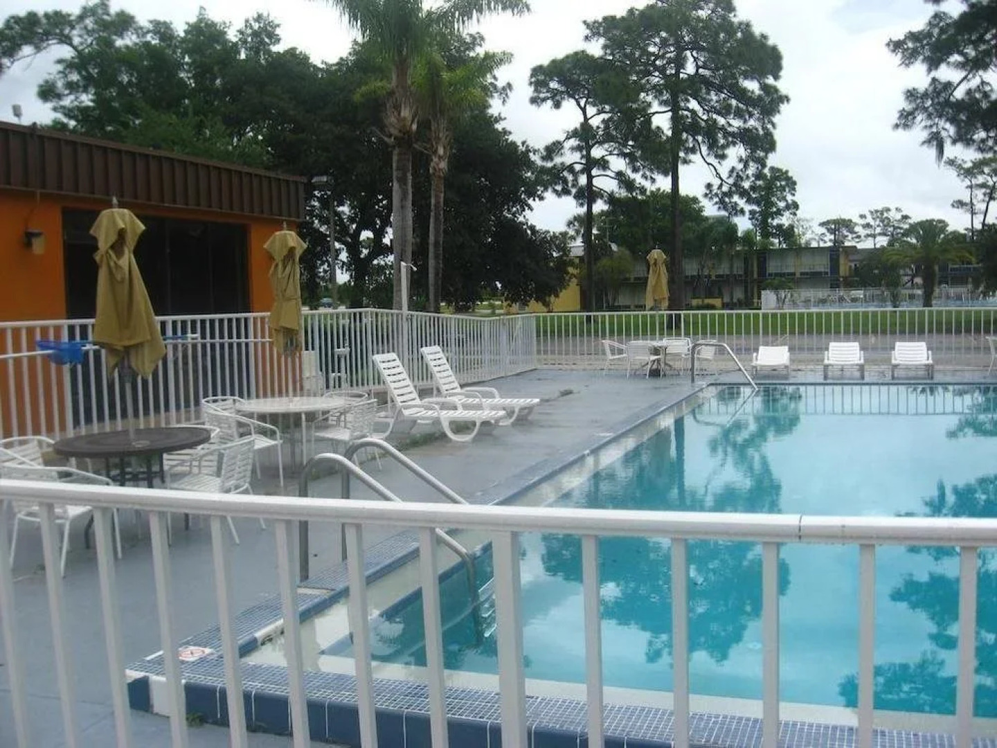 Lake Cecile Inn and Suites