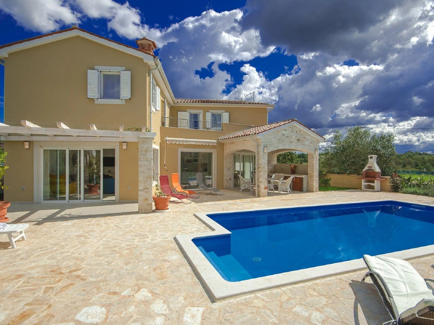 Peaceful Villa in Sveti Lovrec With Swimming Pool