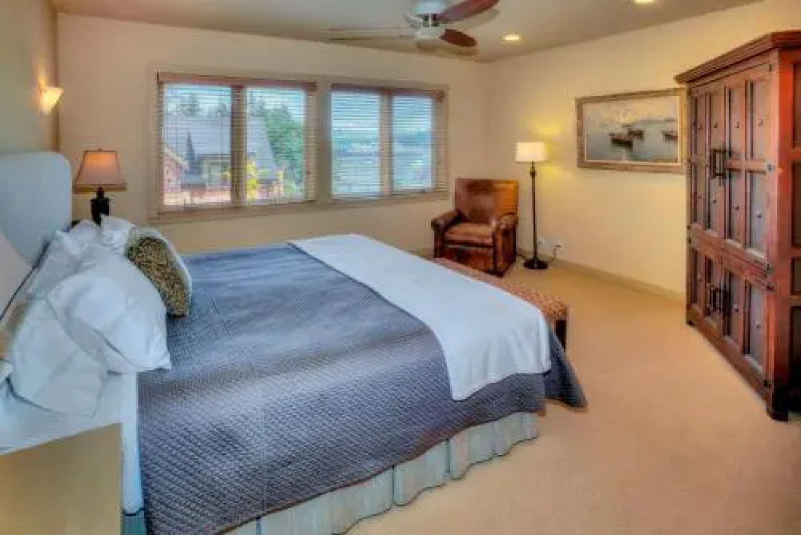 The Eagle Harbor Inn