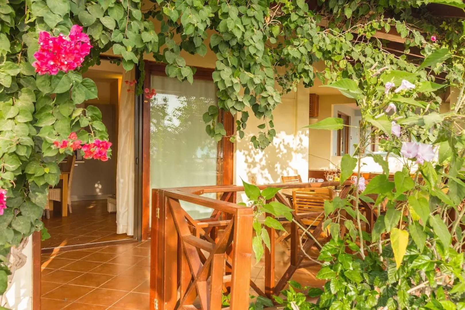 AJP Holidays - Porto Antigo 2 Beachfront Apartment