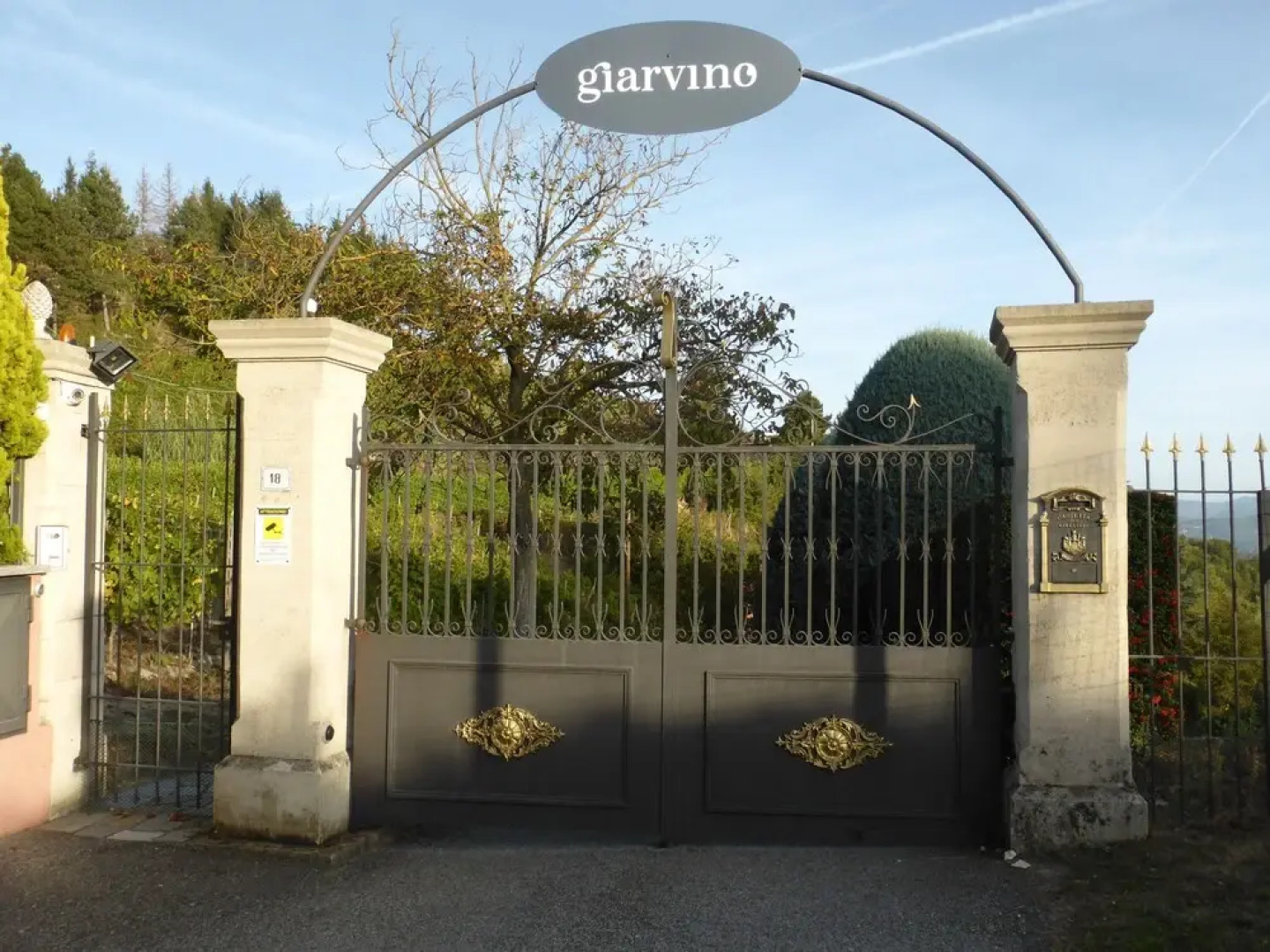 Giarvino Guest House