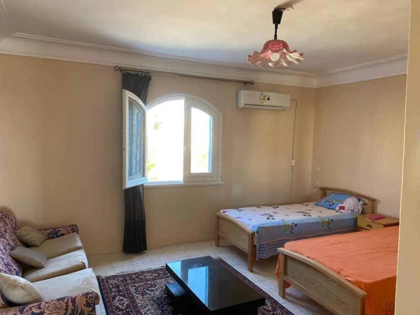 Blue House 4-bed Villa in North Coast Area