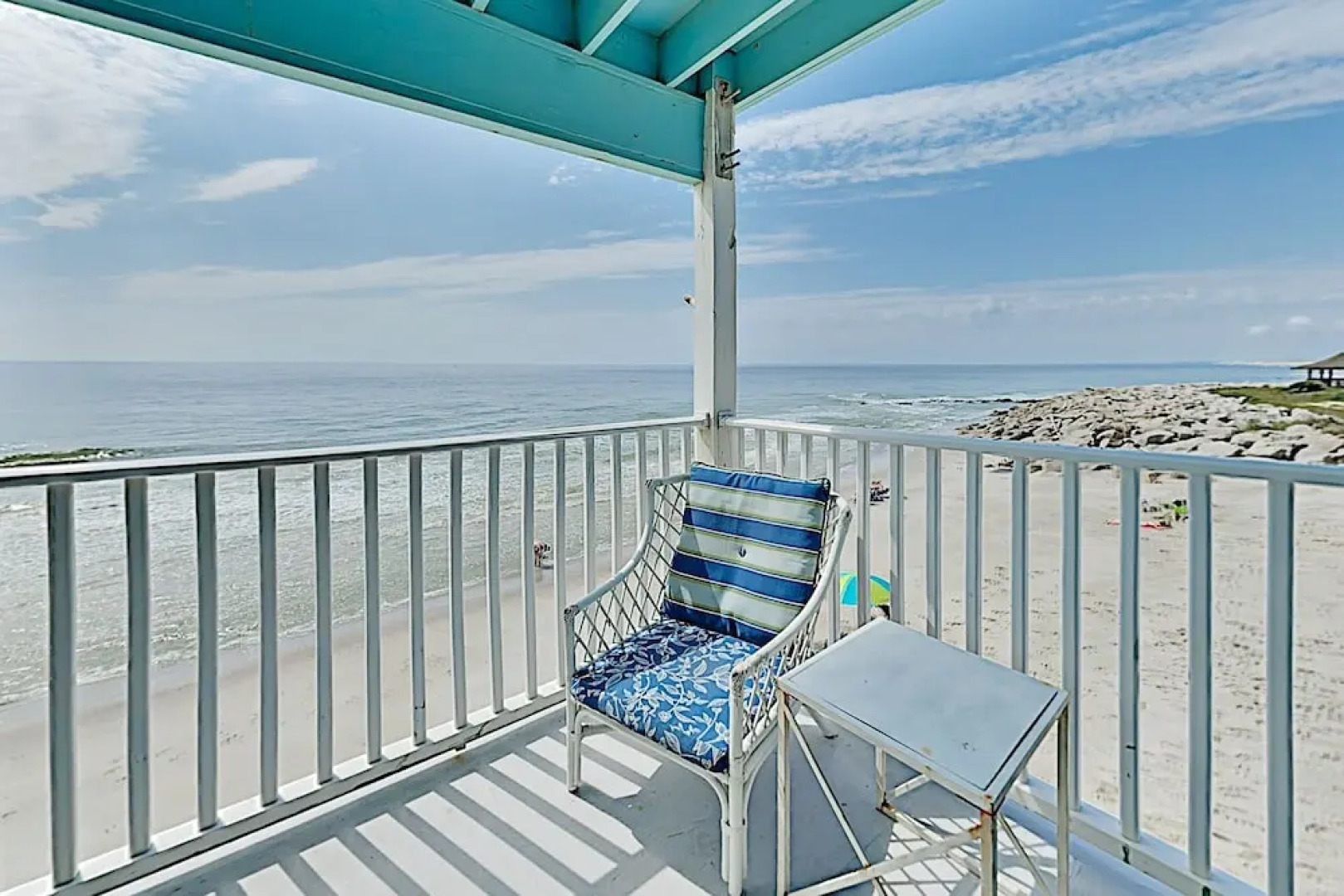 New Listing! Oceanfront W/ Balcony & Pool 1 Bedroom Condo