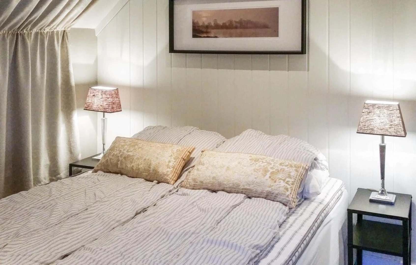 Beautiful Home in Mandal With 8 Bedrooms, Jacuzzi and Wifi