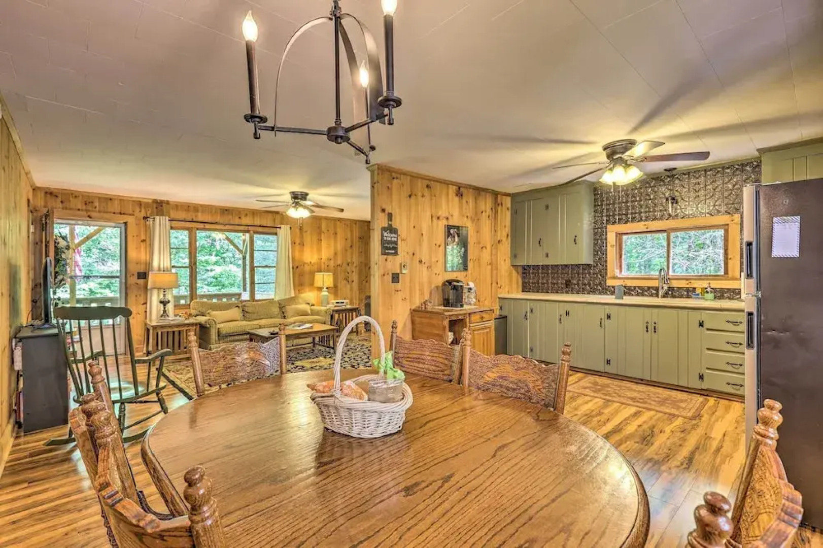 Near Hiking: Roaring Gap Retreat w/ Fire Pit!