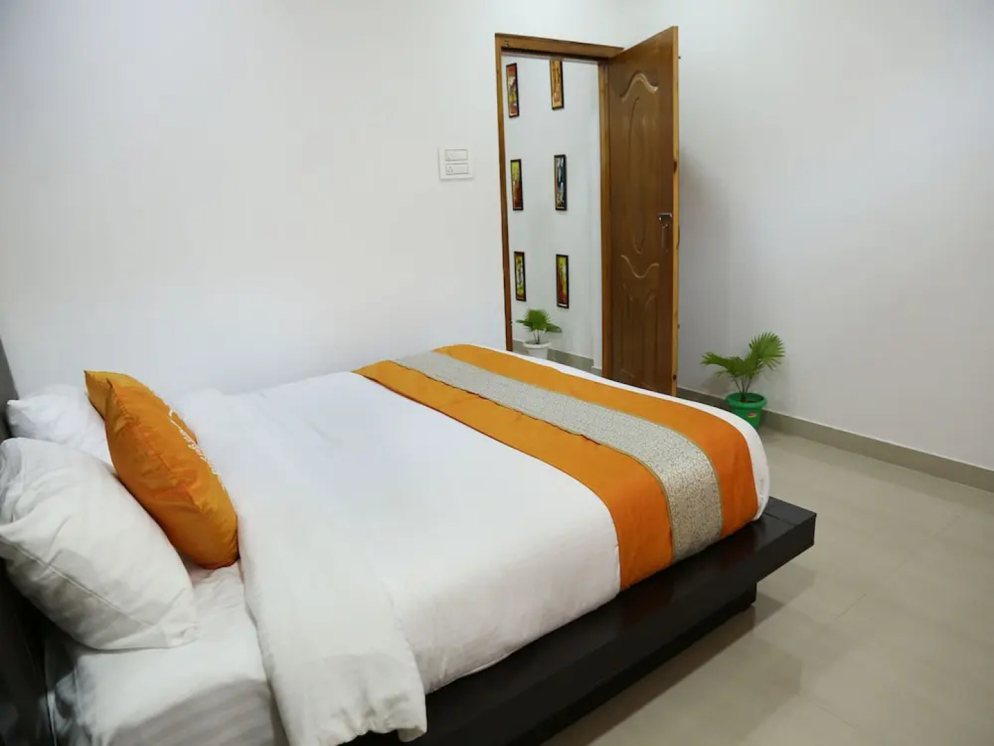 OYO 5566 The Blu Bell