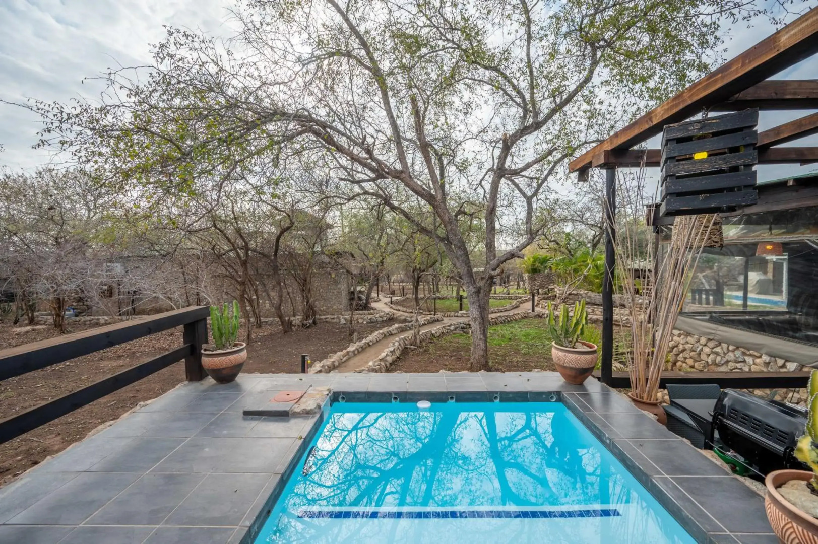 Foxy Crocodile Bush Lodge & Kruger Safari's - No Loadshedding