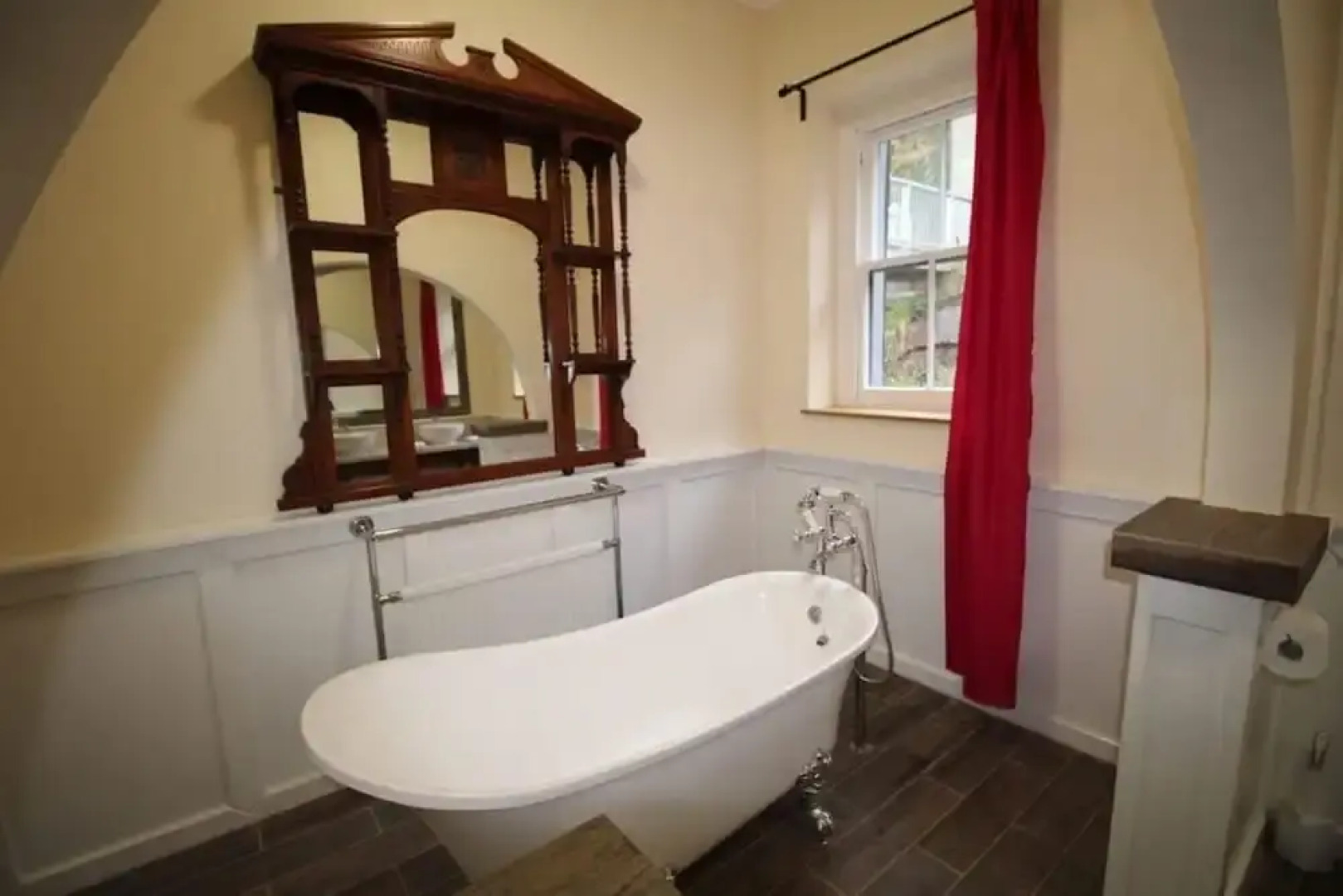 Beautiful Pendine Manor House in West Wales