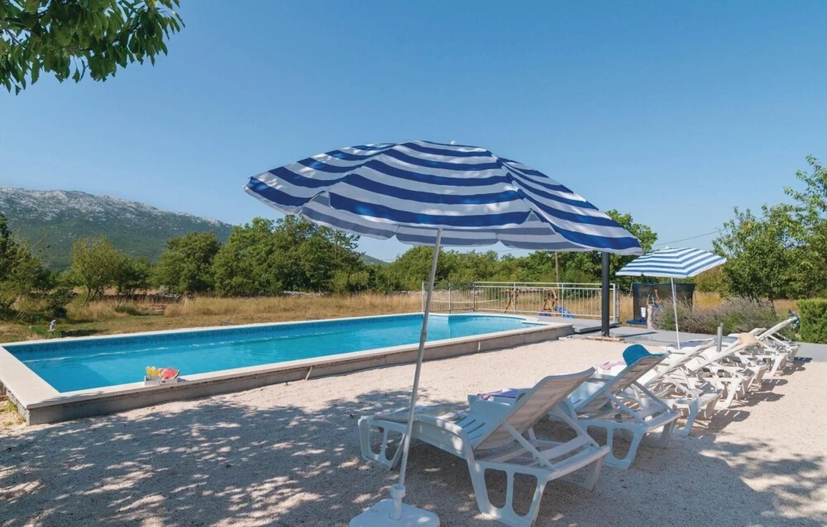 Awesome Home in Dugopolje With Wifi and 5 Bedrooms