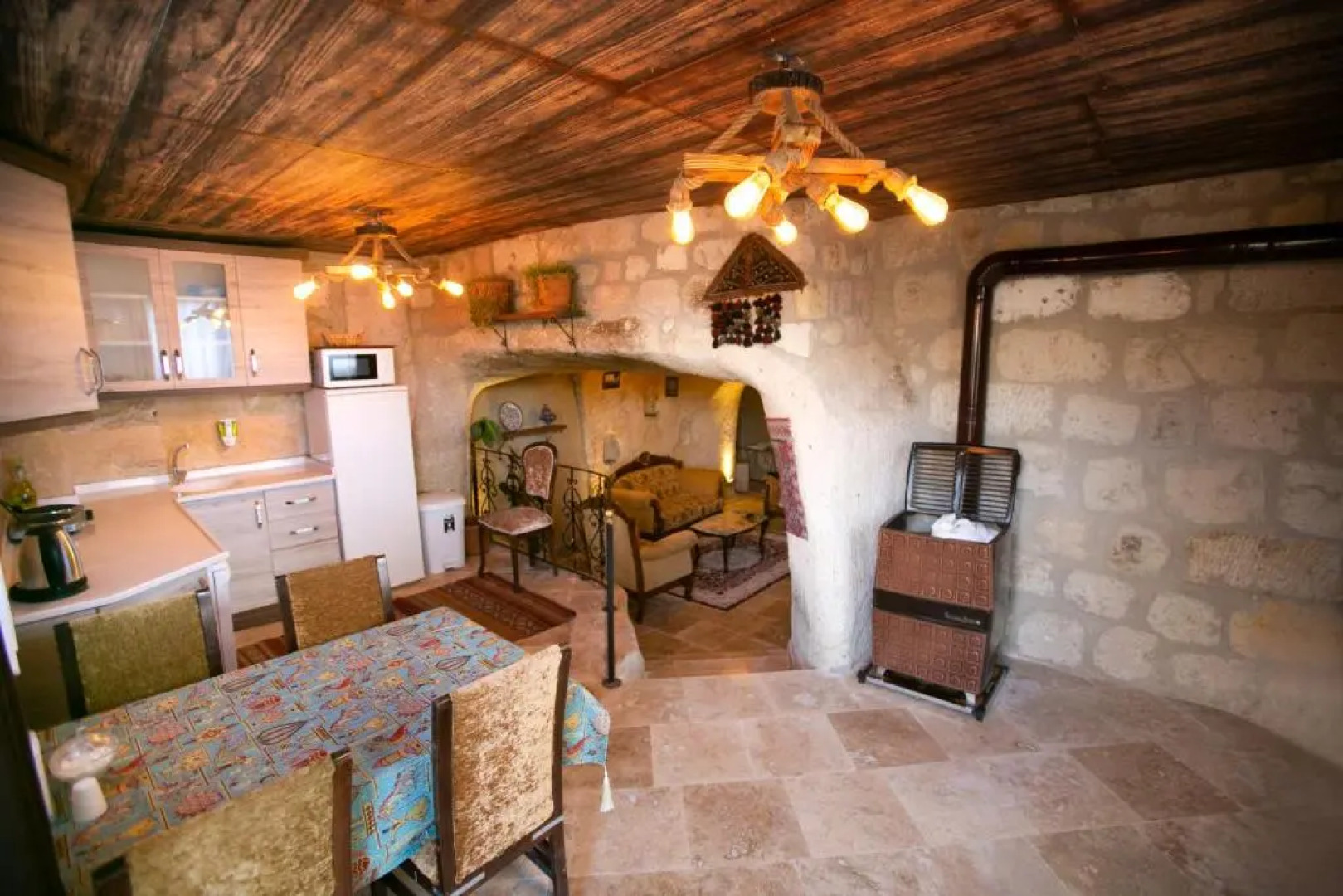 Kamelya Cave Hostel - Adults Only