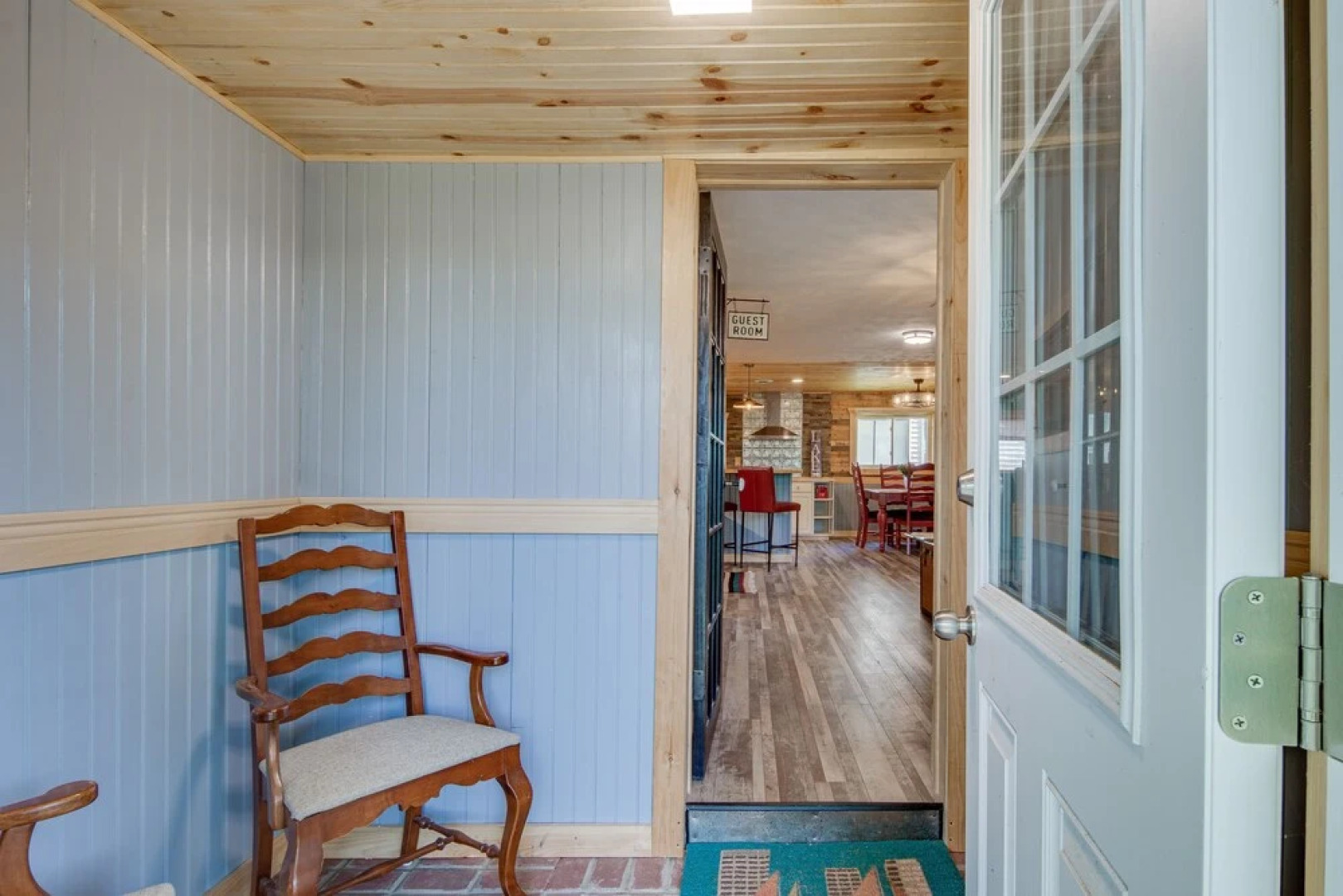 Charming Lake Chautauqua Home: Walk to Water!