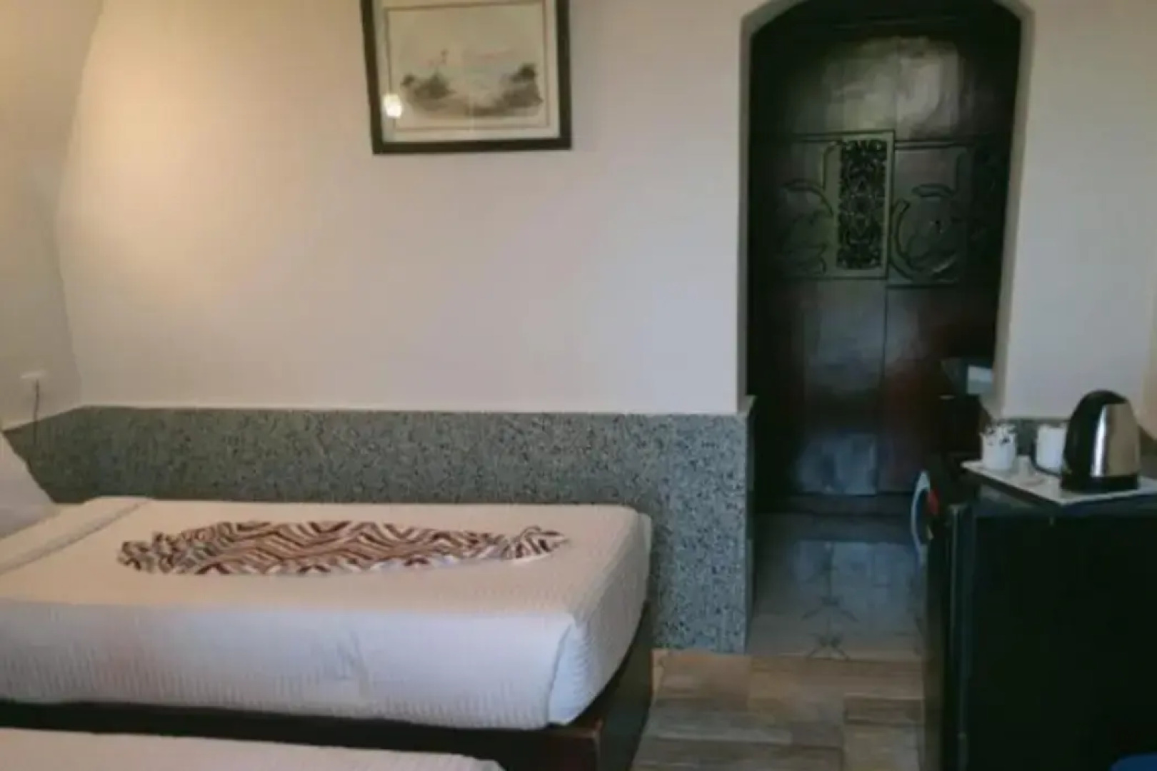 Dolphin Continental Hotel