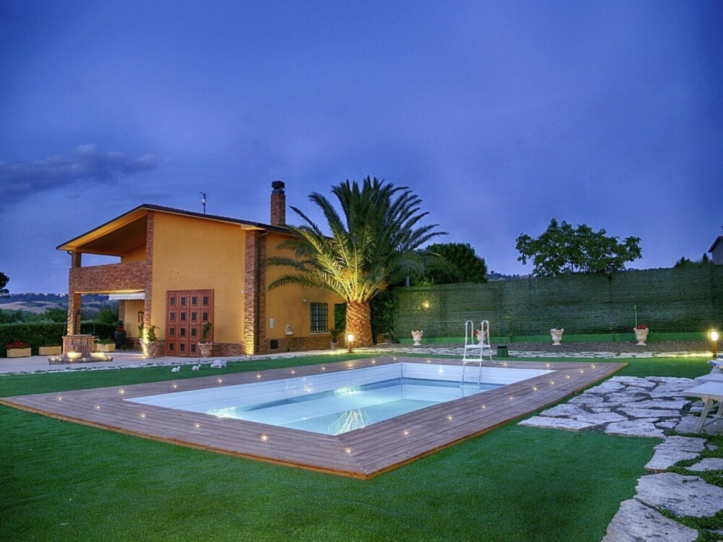 Wonderful Villa with Private Swimming Pool near Sea