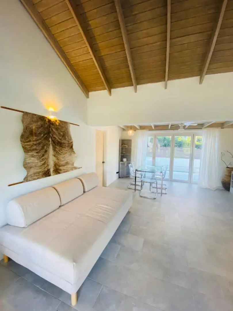 Modern 3bed House in the Heart of Swetes Village