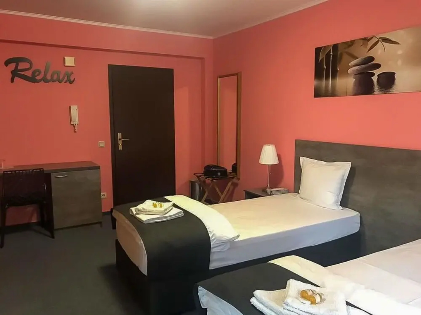 Airport Hotel 10 min to the Airport