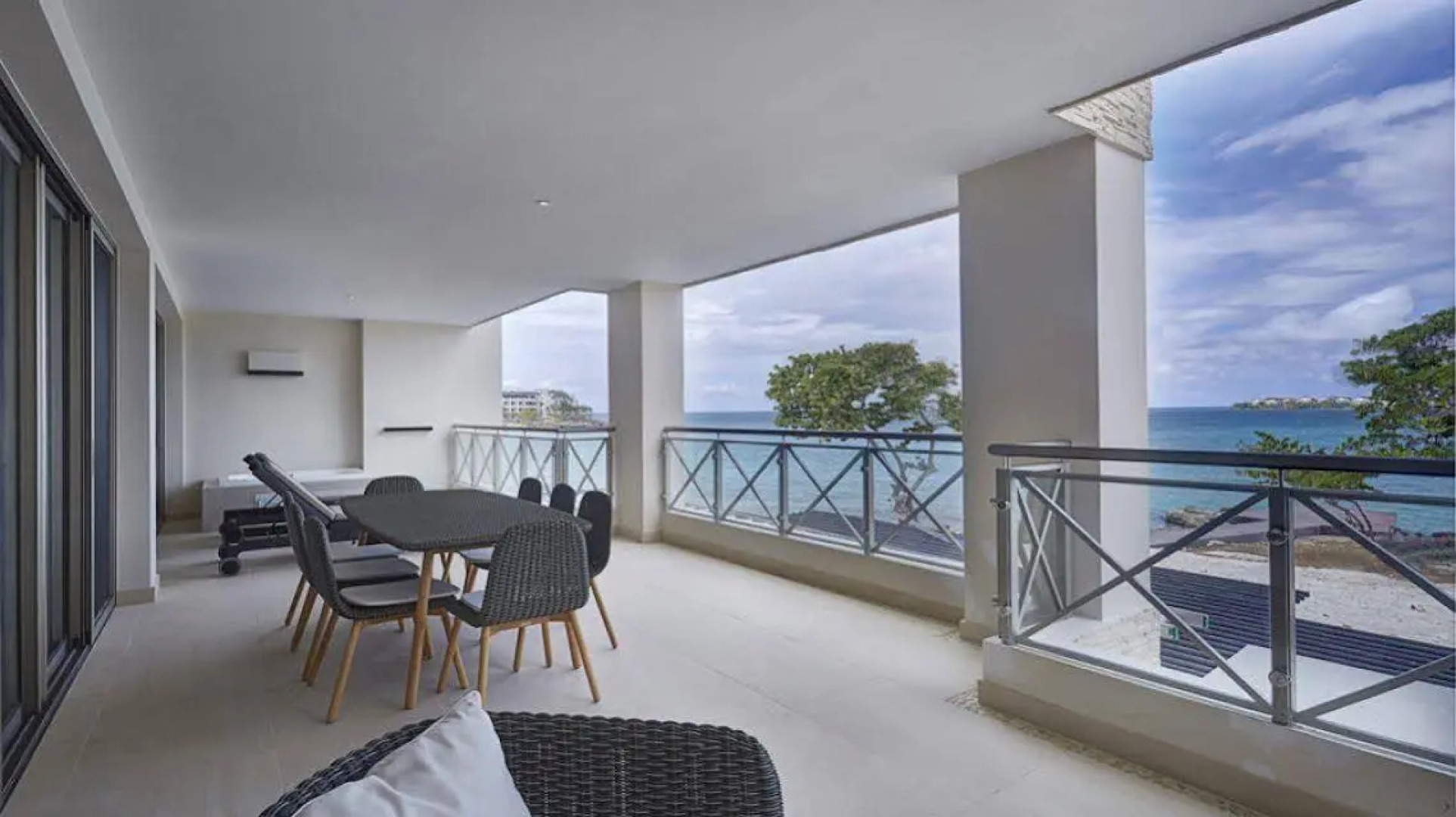 Breezes Grand Resort & Spa