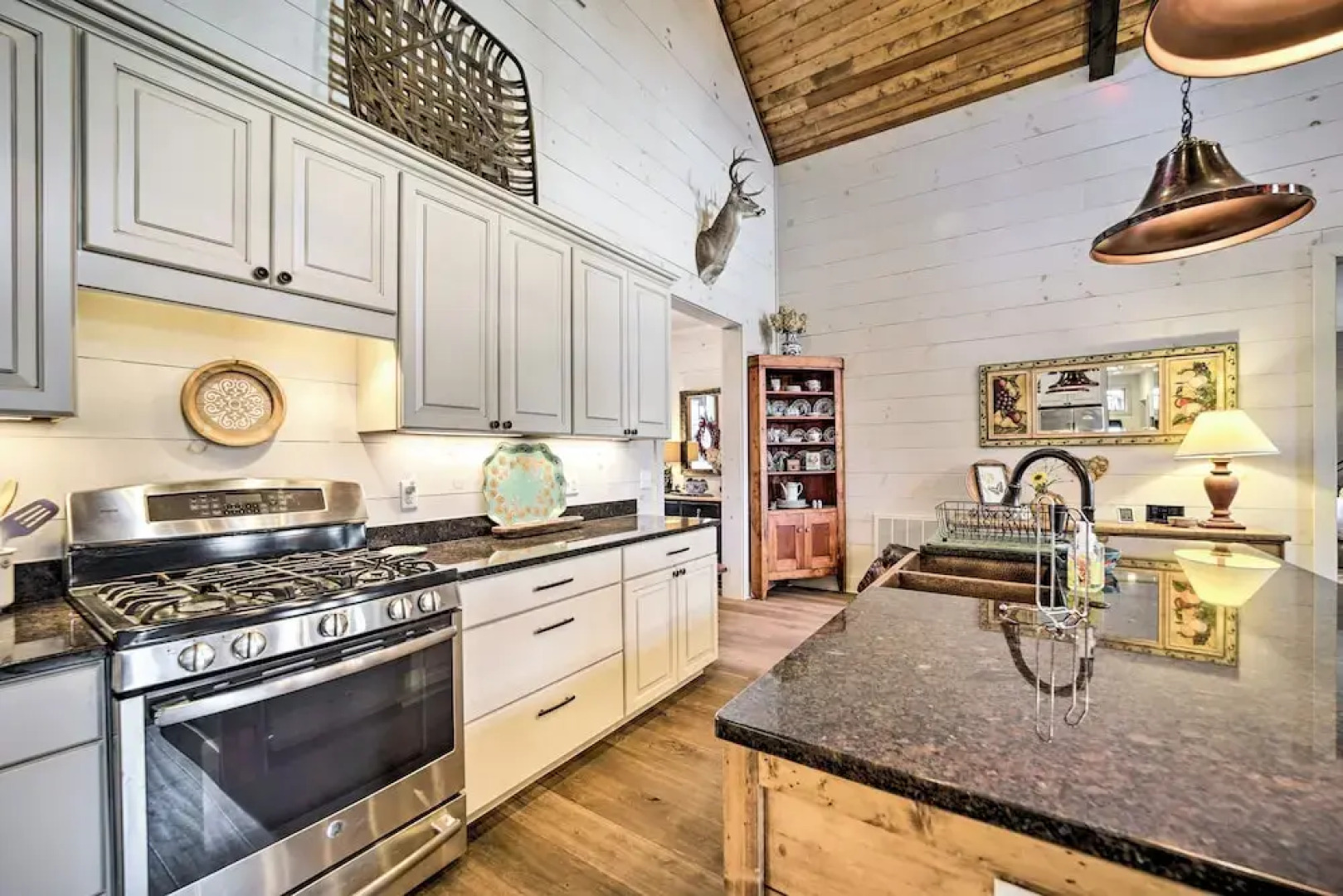 On 22 Acres: Cullowhee Craftsman Home w/ Mtn Views