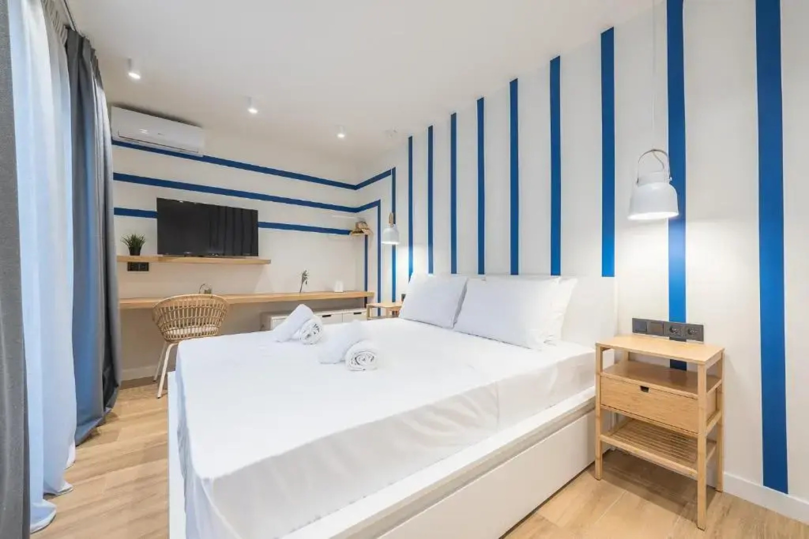 The Asprogeraka - self check-in rooms