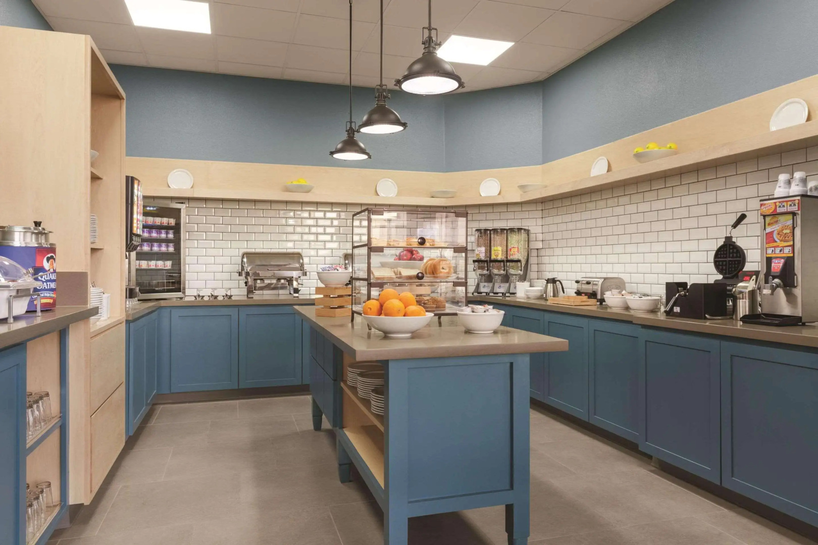 Country Inn & Suites by Radisson, Bakersfield, CA