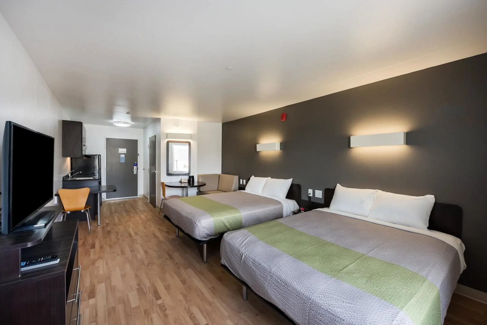 Studio 6 Mccarran, NV - Sparks - Tahoe - Reno Industrial Center