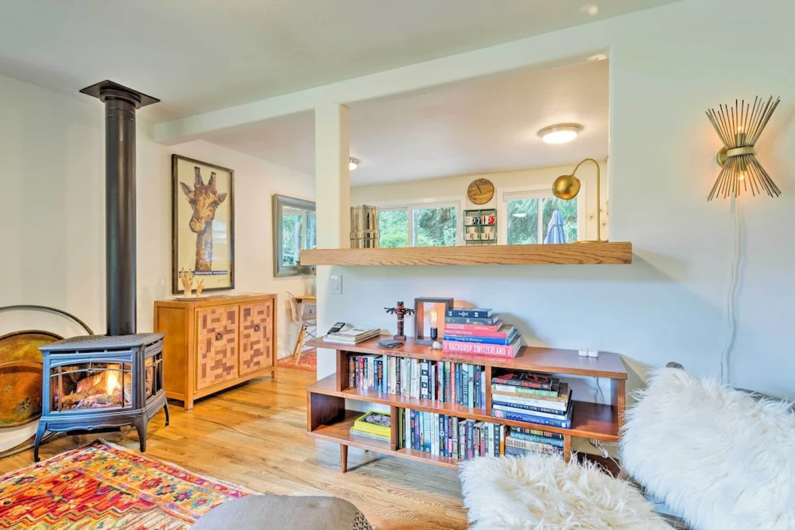House w/ Deck on Whidbey Island, 1 Mi From Shore!
