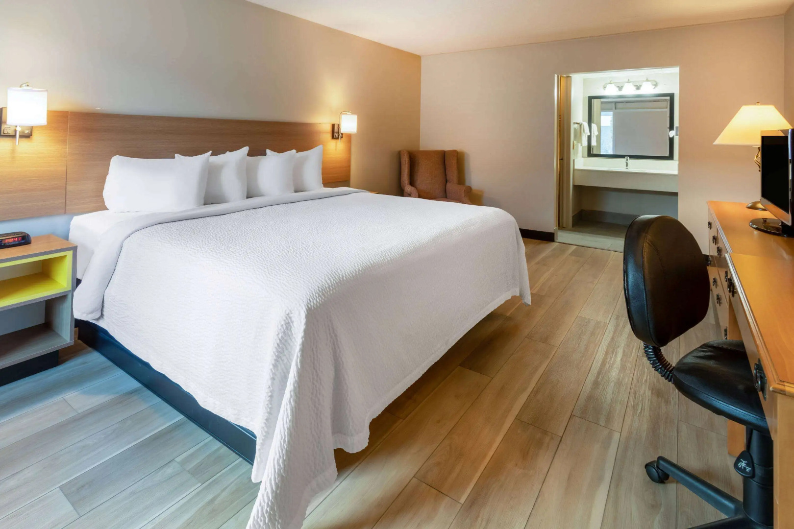 Days Inn by Wyndham Birch Run