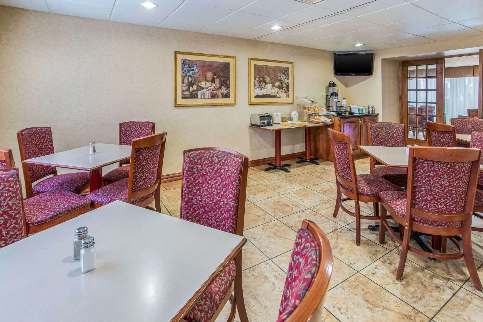 Quality Inn & Suites Green Bay Downtown