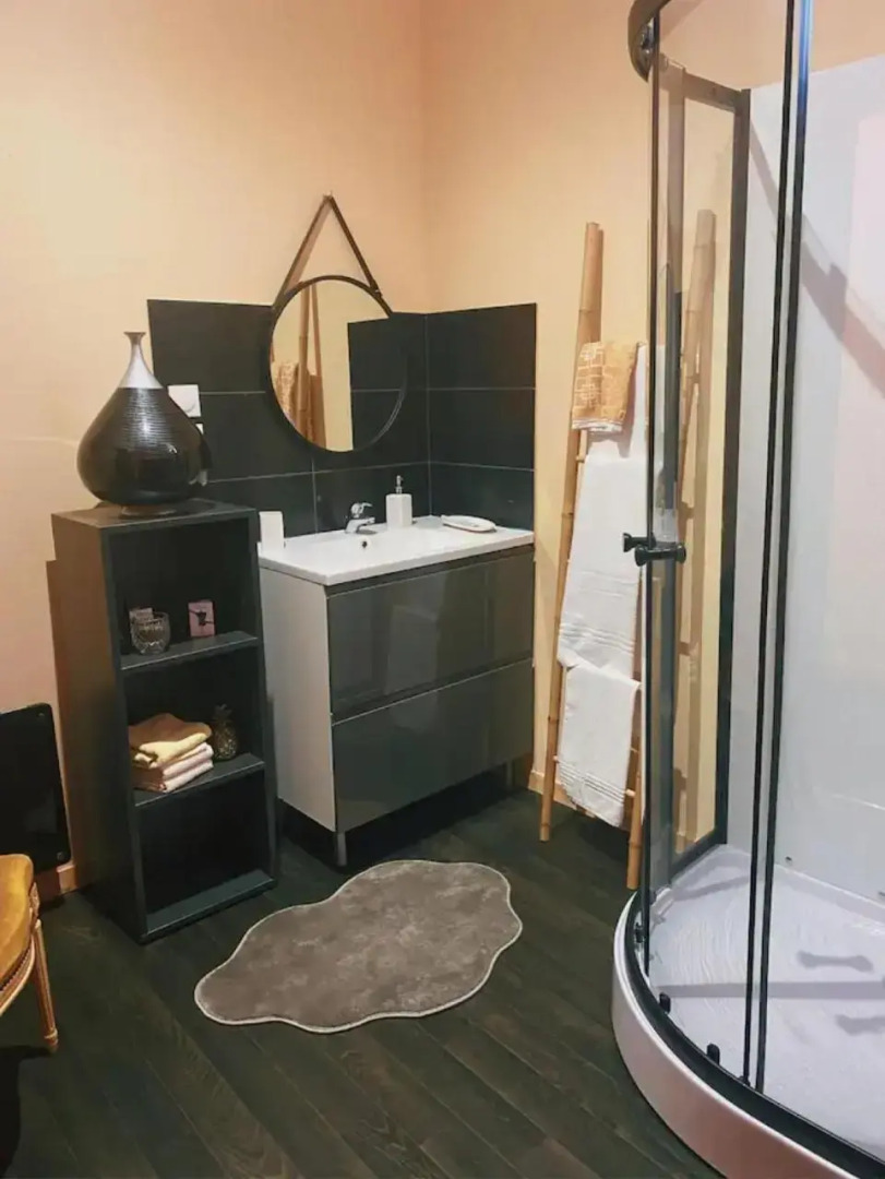 Chambres D’Hote Au Chapeau Claque Cabaret