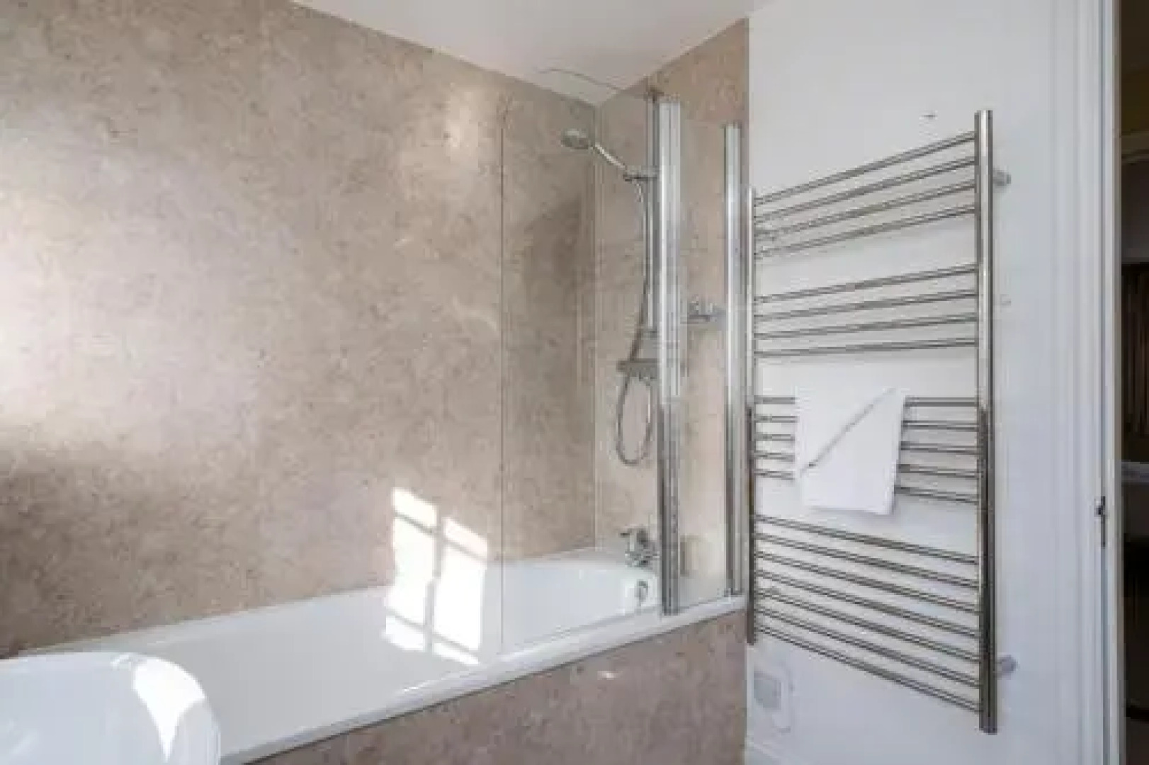 Ogilvie Lodge Apartment