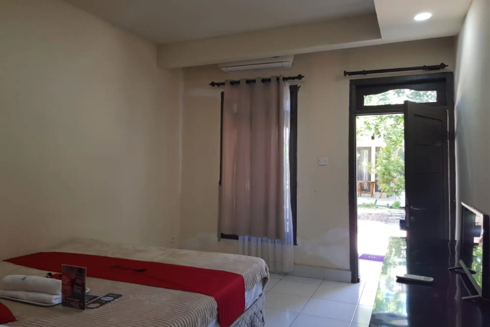 RedDoorz near Pantai Timba Batu Lombok