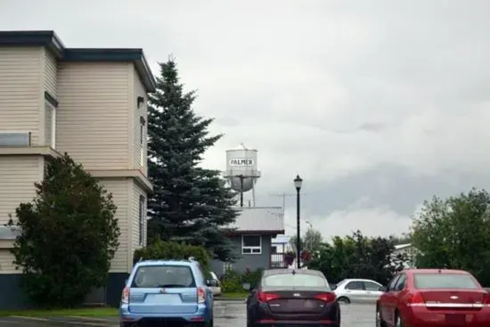 Valley Hotel & 24/7 Open Cafe