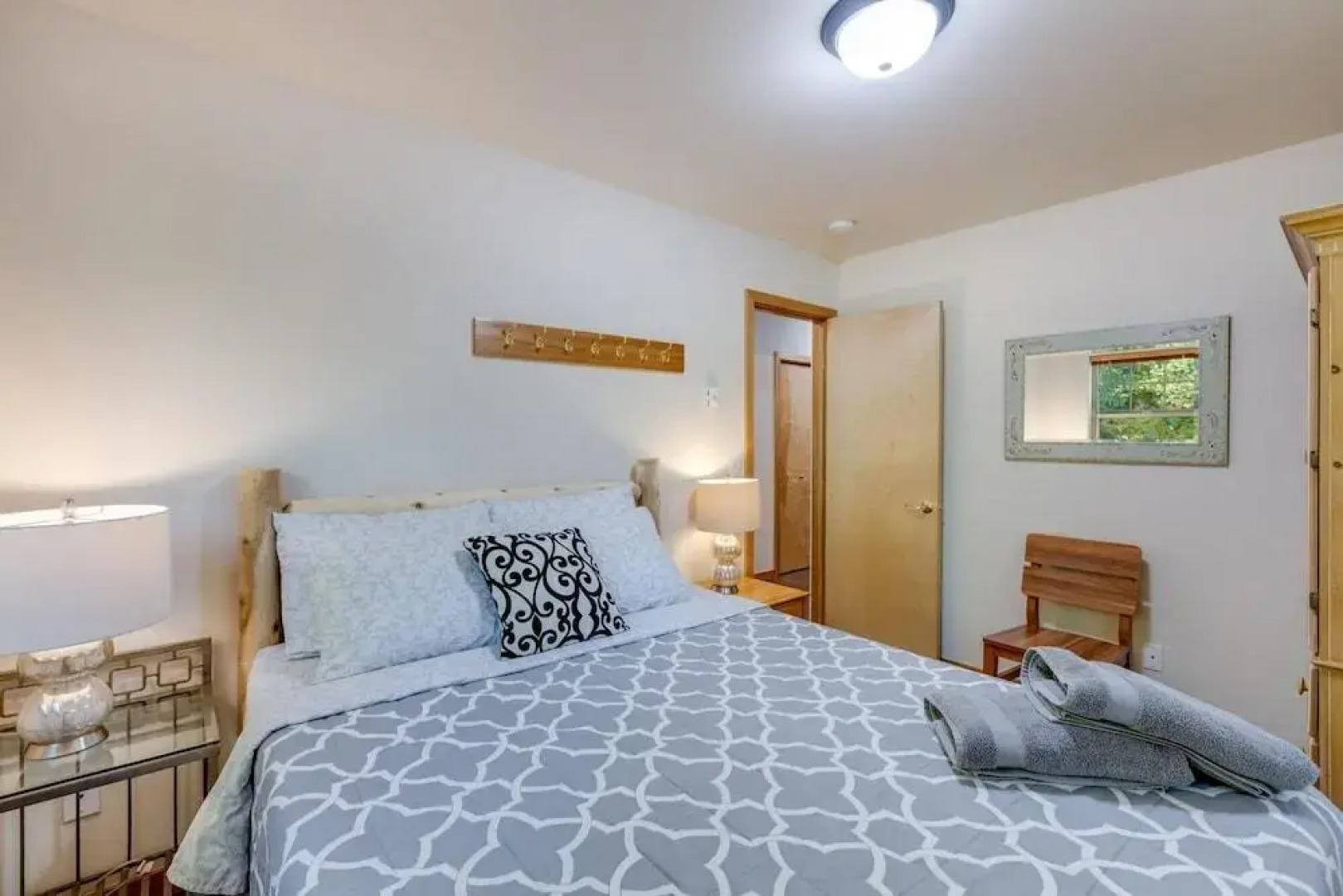 Mt Baker Lodging Cabin 10 Sleeps 8