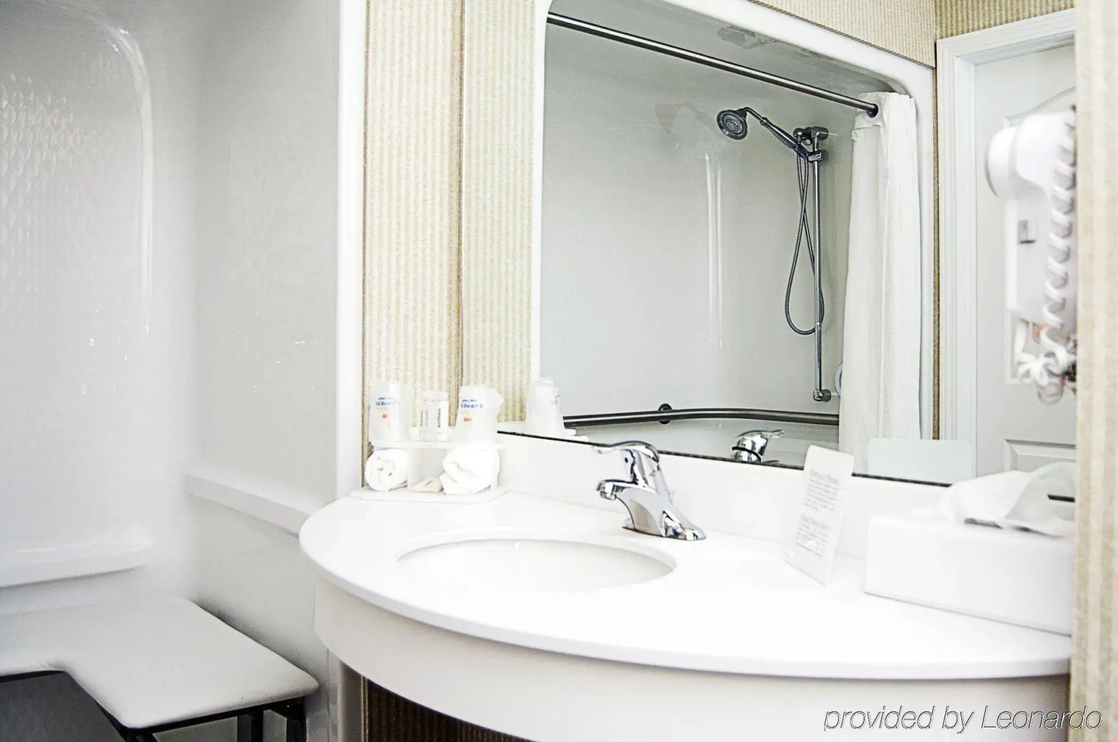 Holiday Inn Express Hotel & Suites White River Junction by IHG