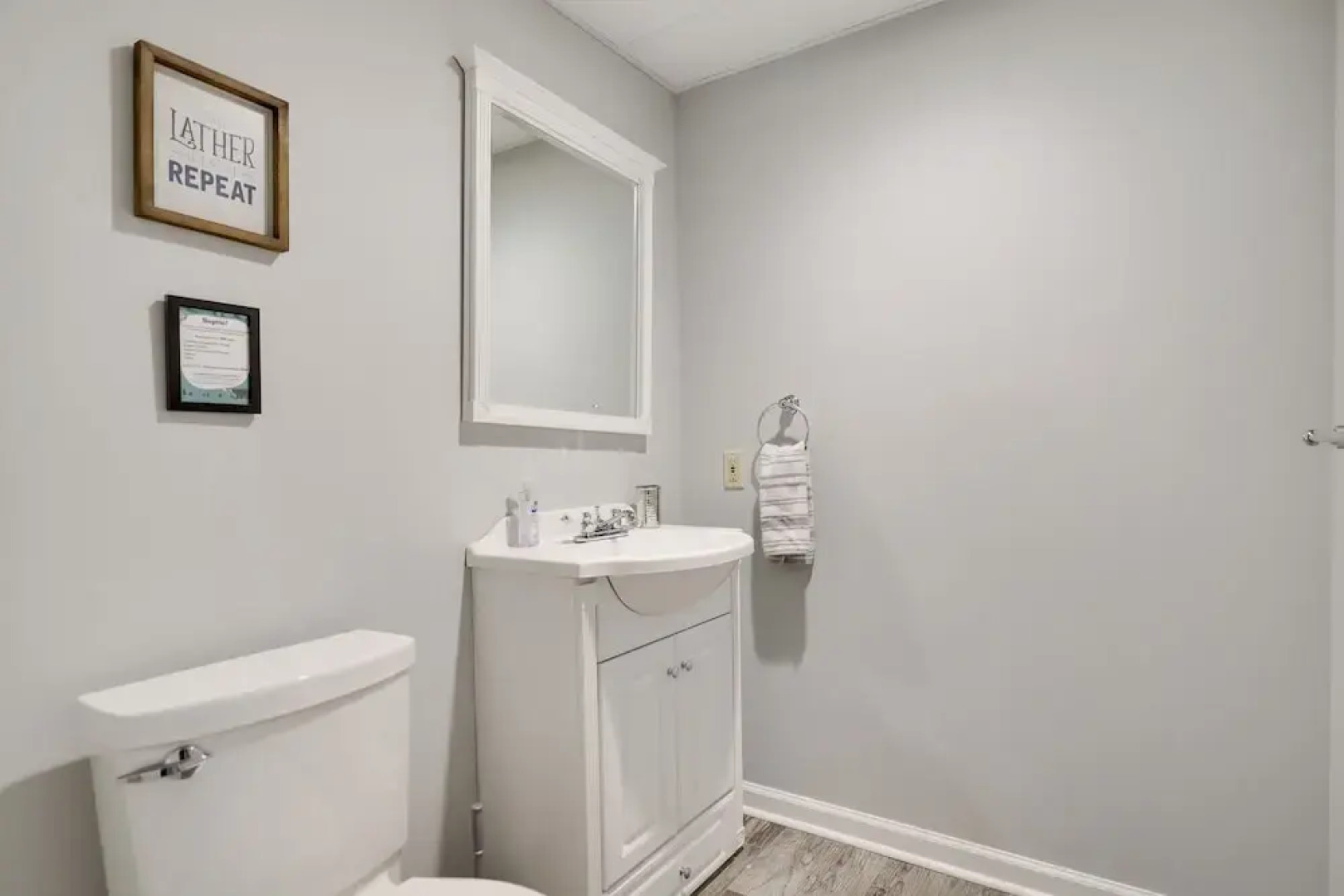 The Nest at Pinecrest by Avantstay Hot Tub Spacious Deck Game Room Fire Pit