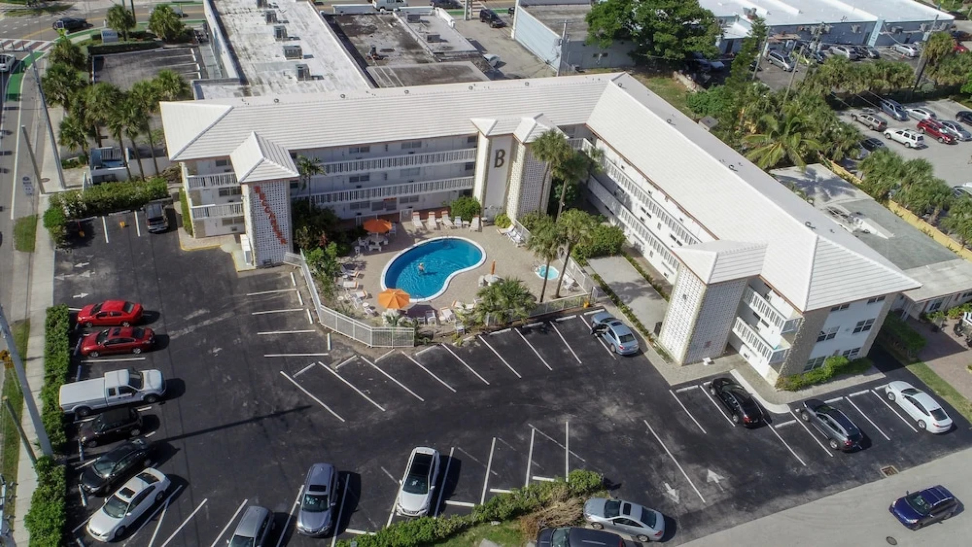 Hillsboro Haven 1-1 Walk to the beach