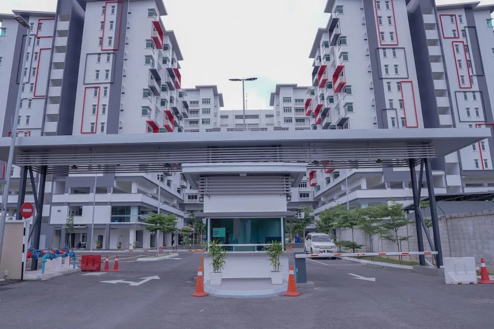 The Khailily's Guest