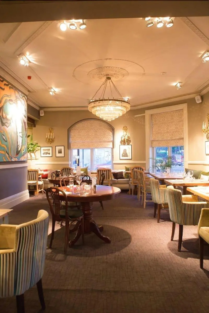 Ox Hotel Bar & Grill