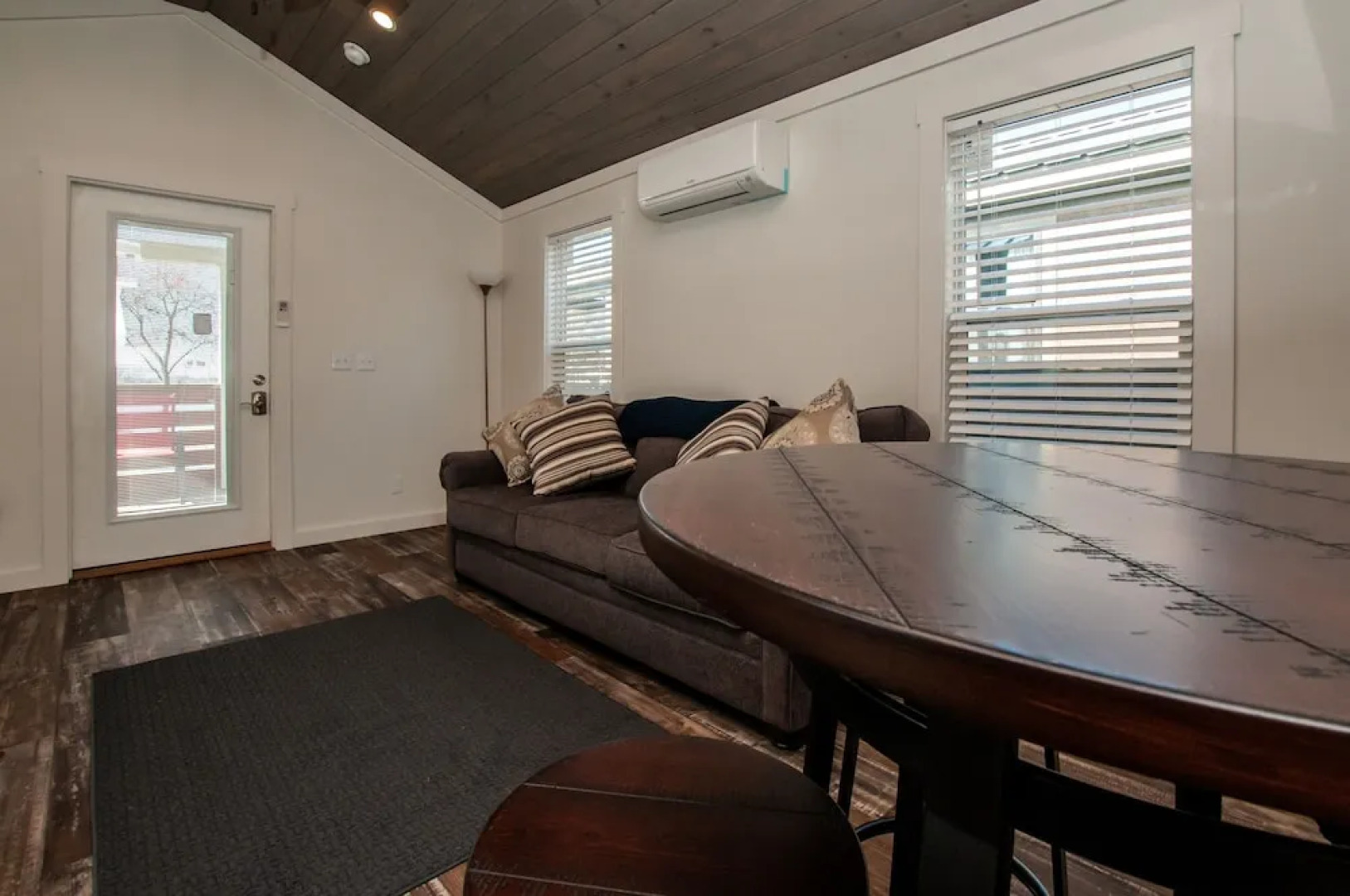 Sunset , River Rocks Landing With 3 Pools! 1 Bedroom Bungalow