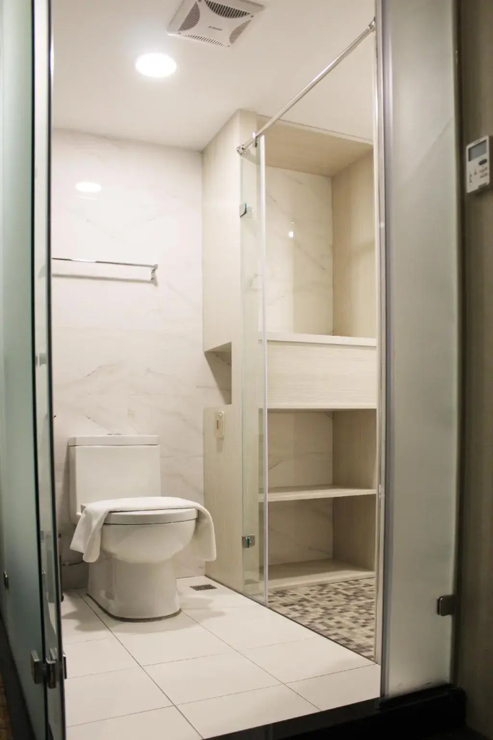 Aeris International Hotel